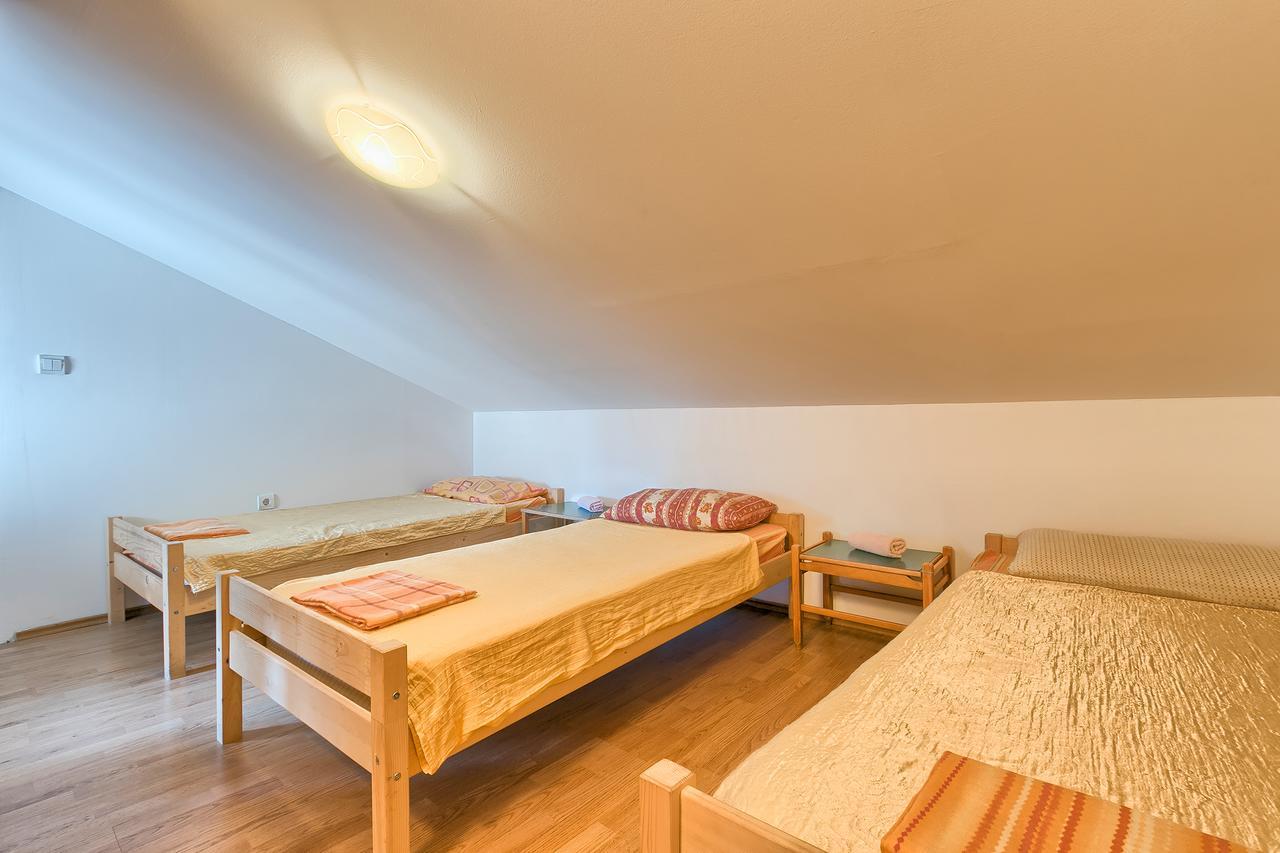 Hostel 普拉 外观 照片