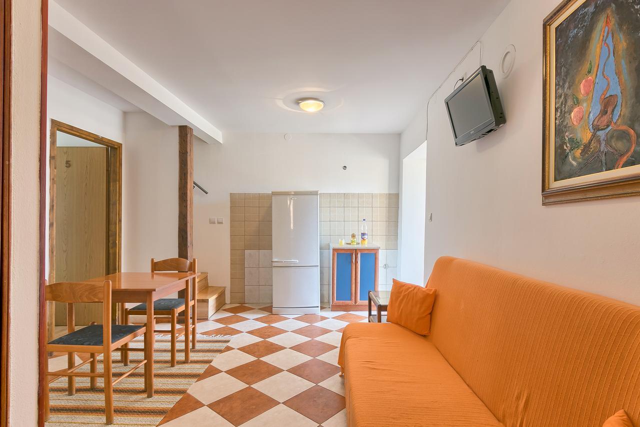 Hostel 普拉 外观 照片