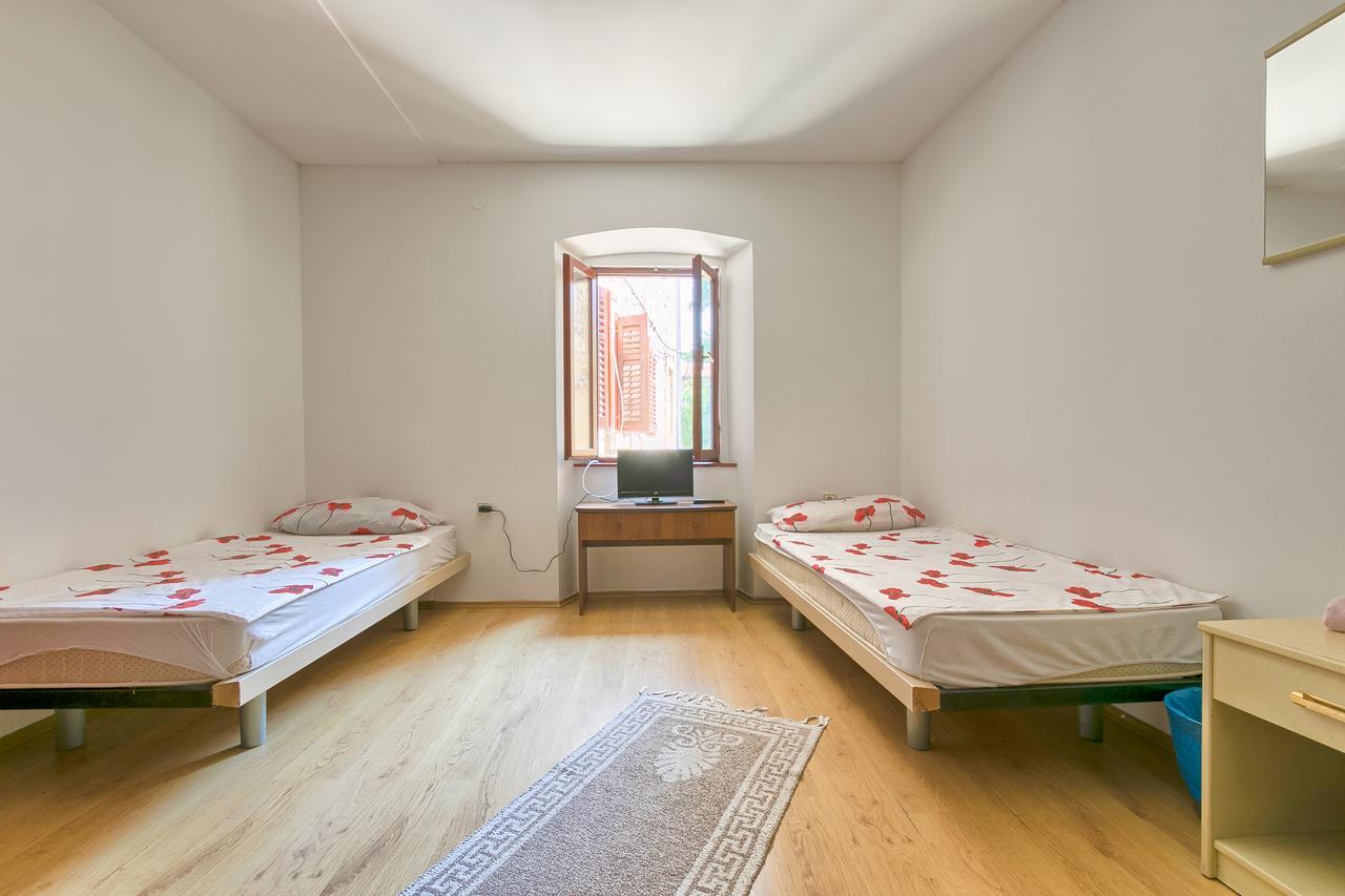 Hostel 普拉 外观 照片